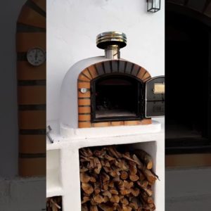 Authentic Pizza Oven      📸blancobungalow